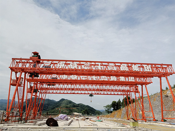 上包下花龍門吊性能穩定云南東川龍門吊出租