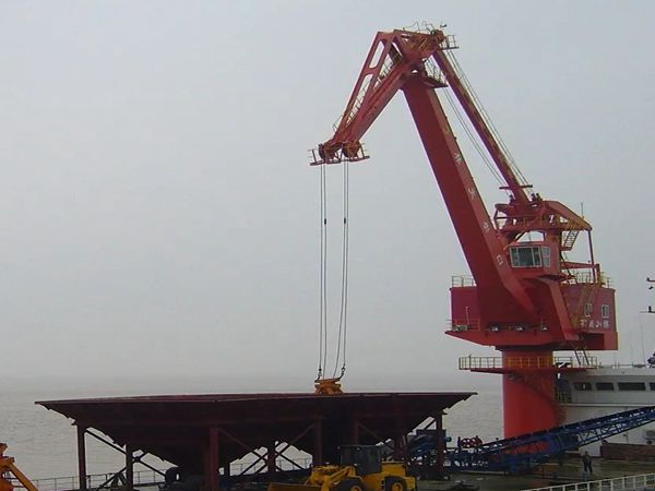 甲板起重機(jī)