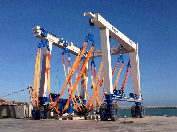 ? 山東青島游艇搬運機廠家游艇搬運機安全性高   