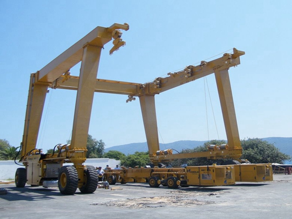 山東青島游艇搬運(yùn)機(jī)公司游艇搬運(yùn)機(jī)穩(wěn)定可靠